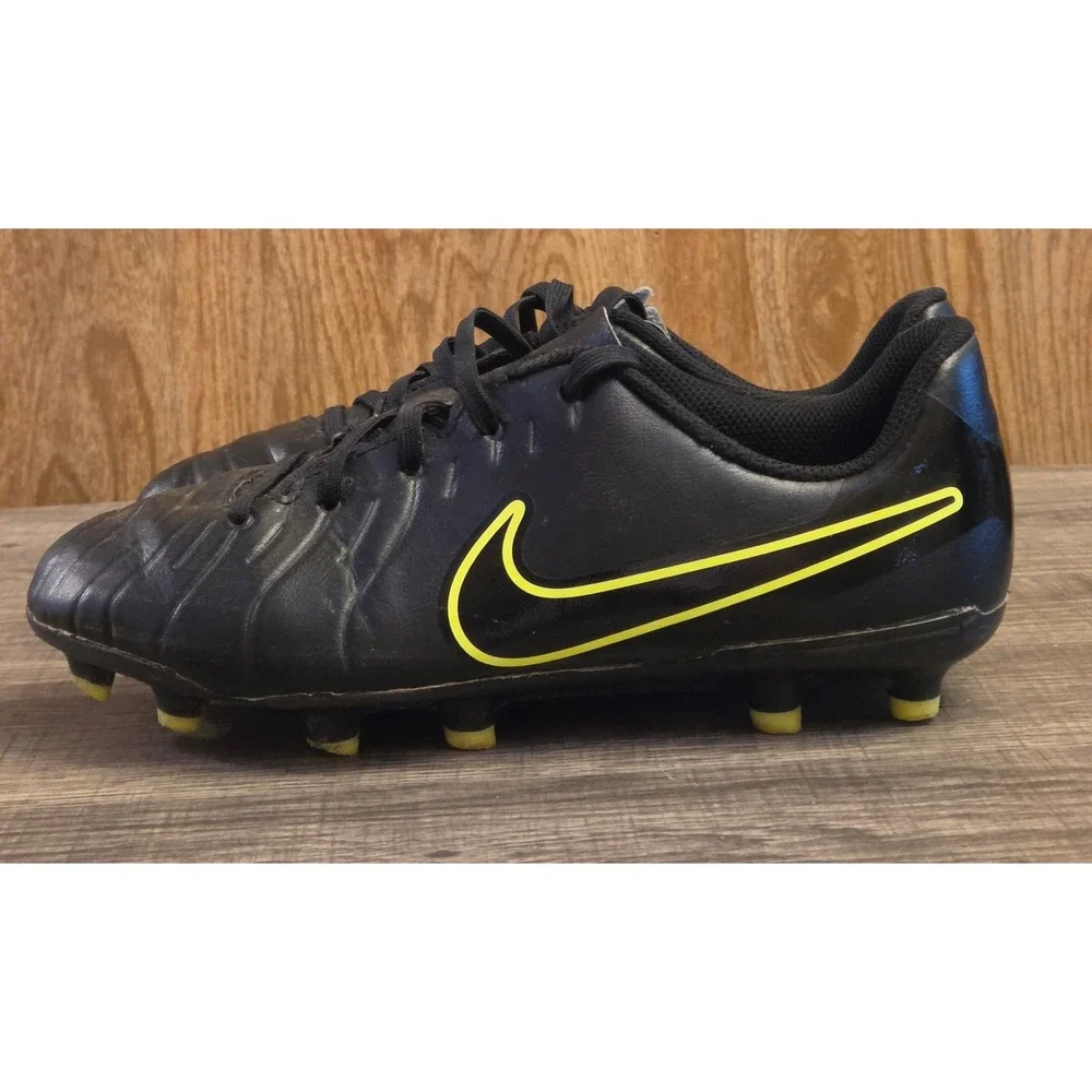 Nike Jr Tiempo Legend 10 Club‎ Soccer Cleats Youth Size 4.5Y Black Yellow